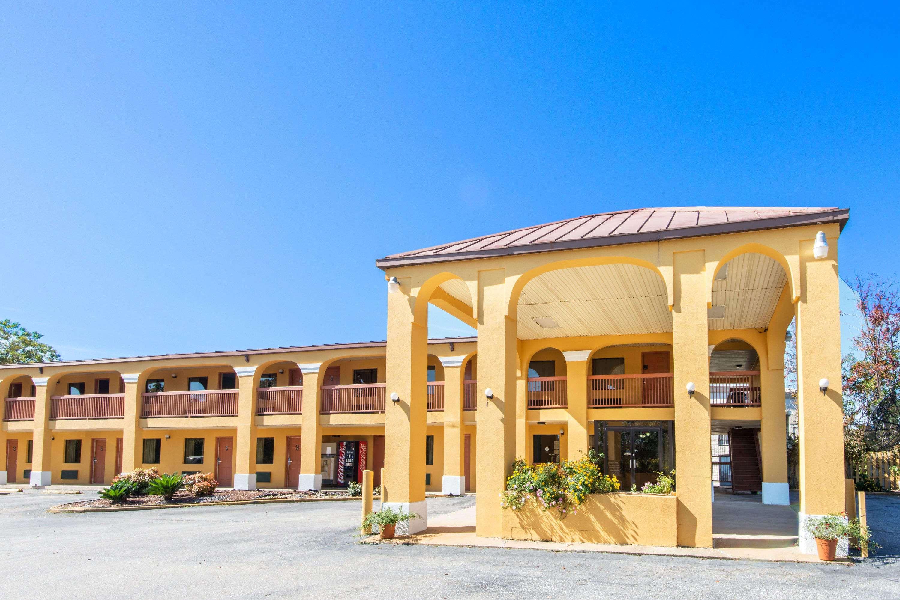 Days Inn By Wyndham Opelika Exteriér fotografie