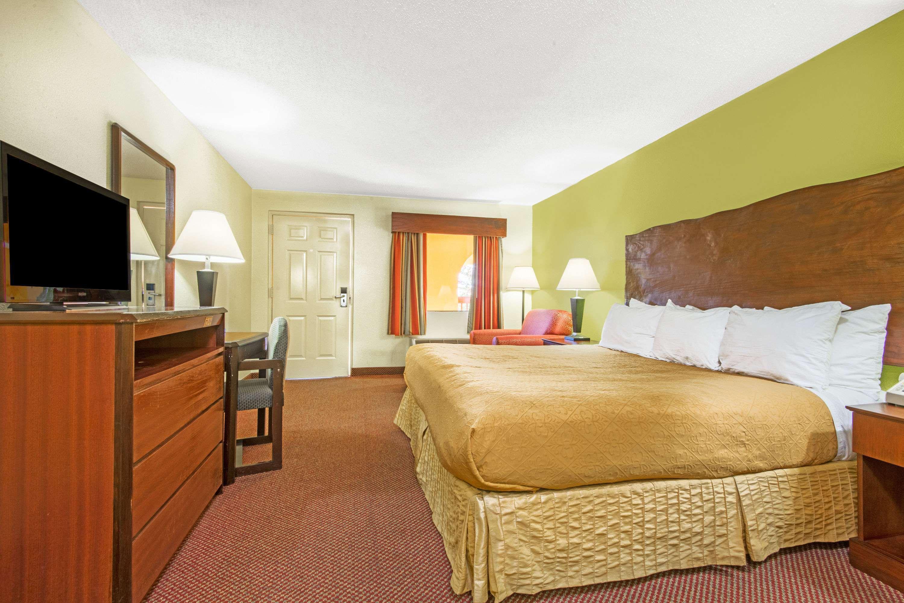 Days Inn By Wyndham Opelika Exteriér fotografie